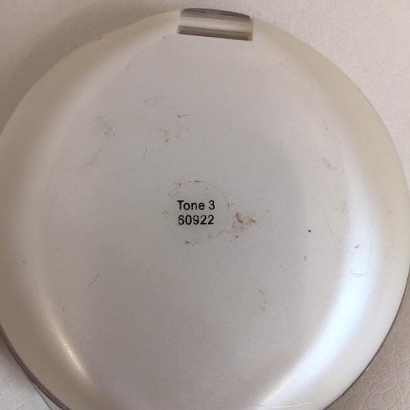 Clarifying Pressed Powder - Picture 2 of 2